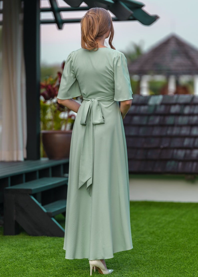 Beautiful Green V-neck Long Short Sleeved Formal Bridesmaid Dress Suitable For Wedding Themes